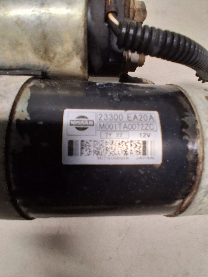 Starter Motor from a 2006 Nissan, photo 2