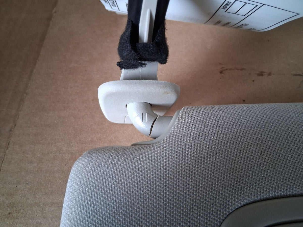Sun Visor from a 2018 Jeep Cherokee, left side, photo 4