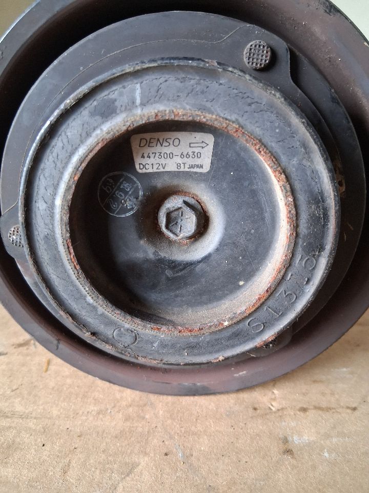 AC Compressor from a 1999 Toyota Camry, photo 2