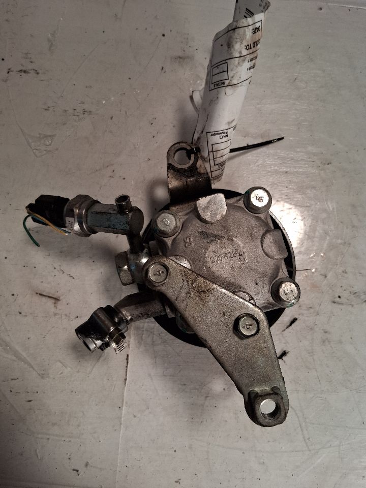 Power Steering Pump from a 2011 Nissan Altima, photo 2
