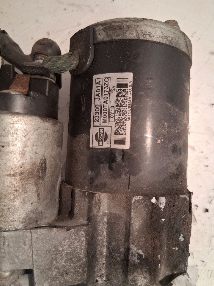 Starter Motor from a 2011 Nissan Altima, photo 2
