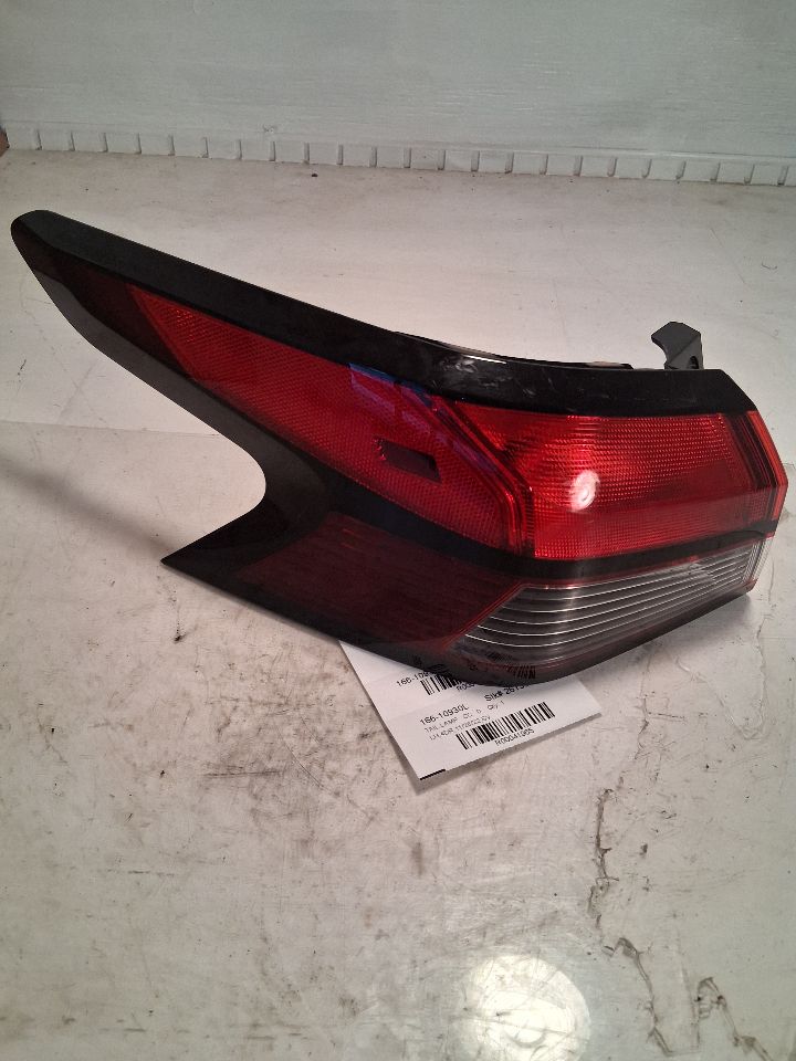 Tail Light from a 2022 Nissan Versa, left side, photo 2