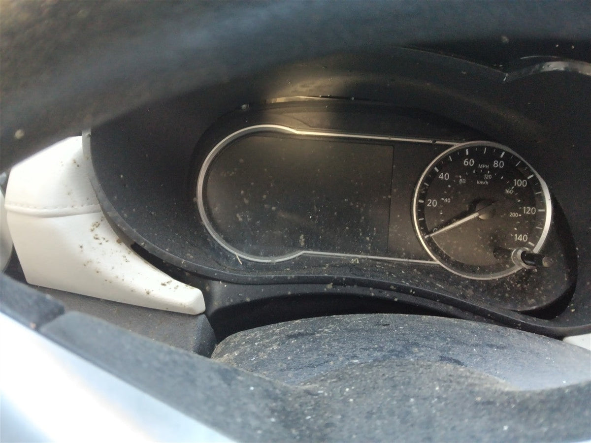 Speedometer Instrument Cluster from a 2022 Nissan Versa, photo 1