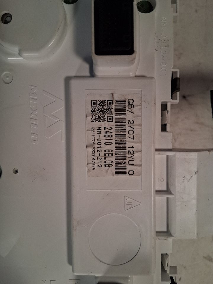 Speedometer Instrument Cluster from a 2022 Nissan Versa, photo 4