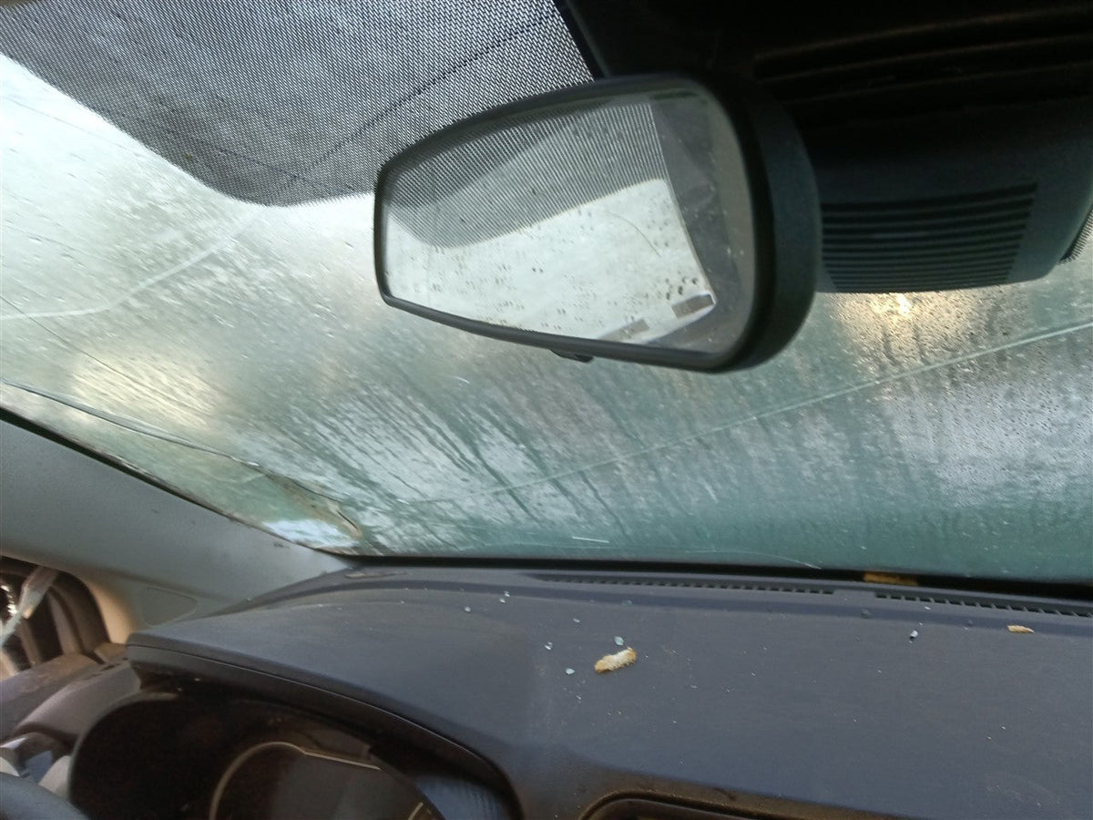 Interior Rear View Mirror from a 2022 Nissan Versa, photo 1