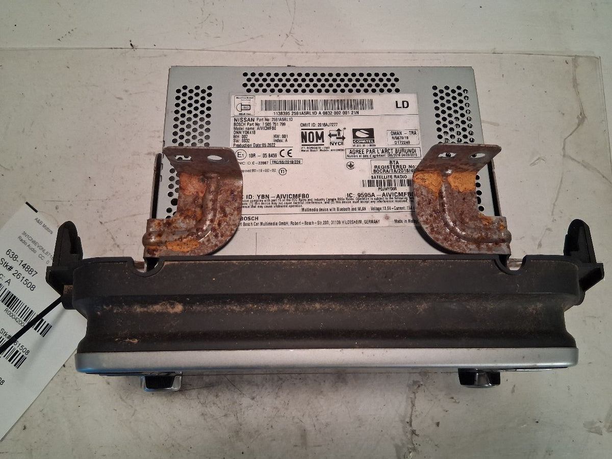 Radio Receiver from a 2022 Nissan Versa, photo 3