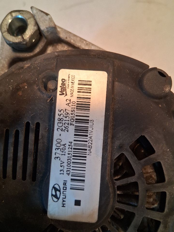 Alternator from a 2014 Hyundai Sonata, photo 4