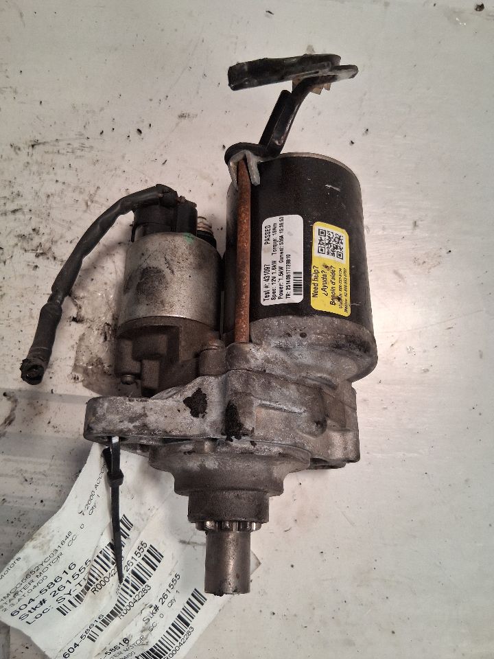 Starter Motor from a 2000 Honda Accord, photo 1