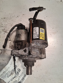 Starter Motor from a 2000 Honda Accord, photo 1