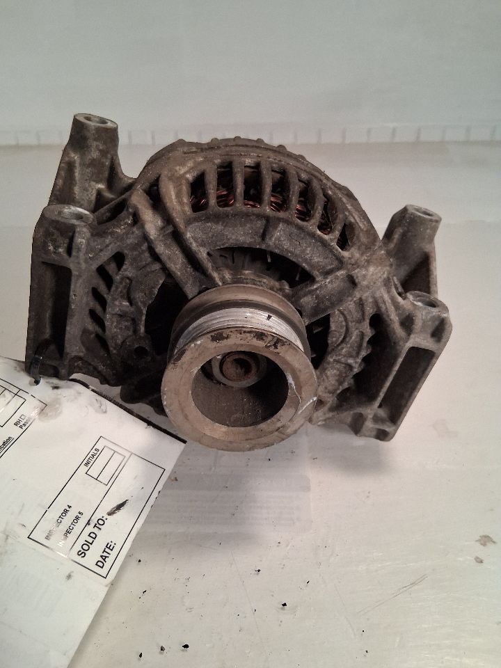 Alternator from a 2002 Saturn L Series, photo 1