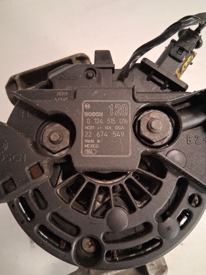 Alternator from a 2002 Saturn L Series, photo 3