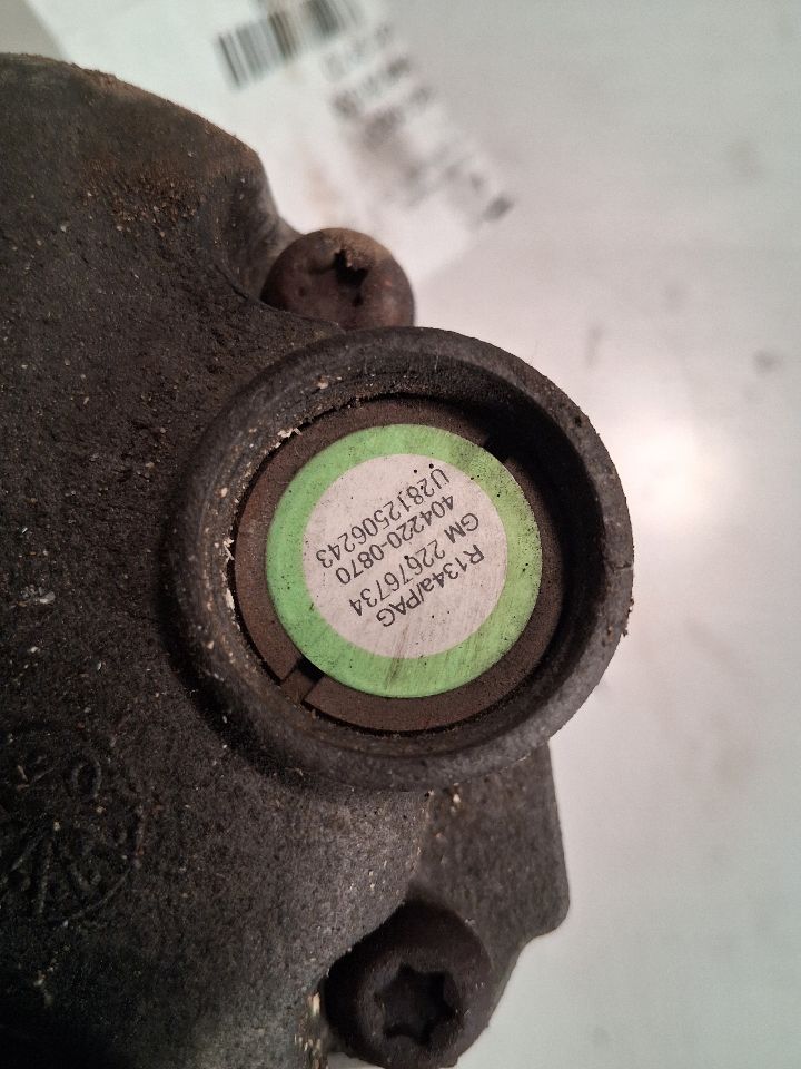 AC Compressor from a 2002 Saturn L Series, photo 1