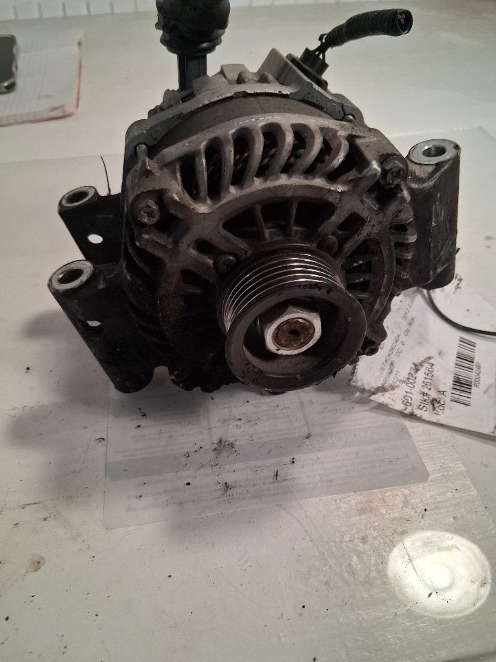 Alternator from a 2012 Ford Escape, photo 2