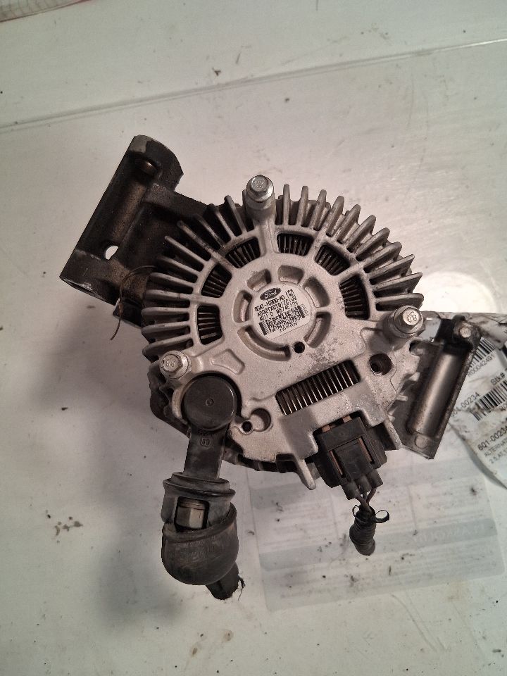 Alternator from a 2012 Ford Escape, photo 3