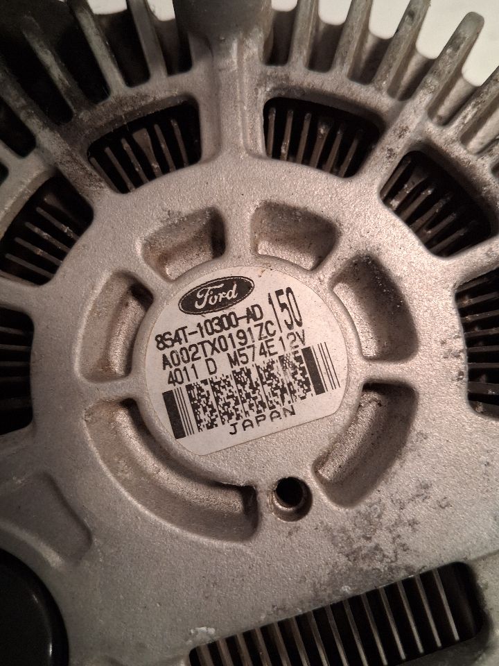 Alternator from a 2012 Ford Escape, photo 4