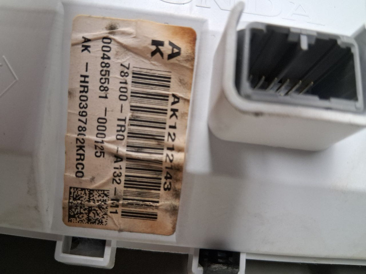 Speedometer Instrument Cluster from a 2015 Honda Civic, photo 4