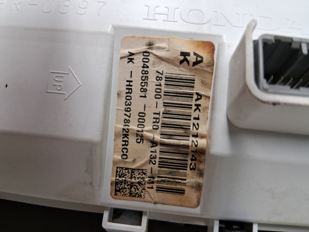 Speedometer Instrument Cluster from a 2015 Honda Civic, photo 5