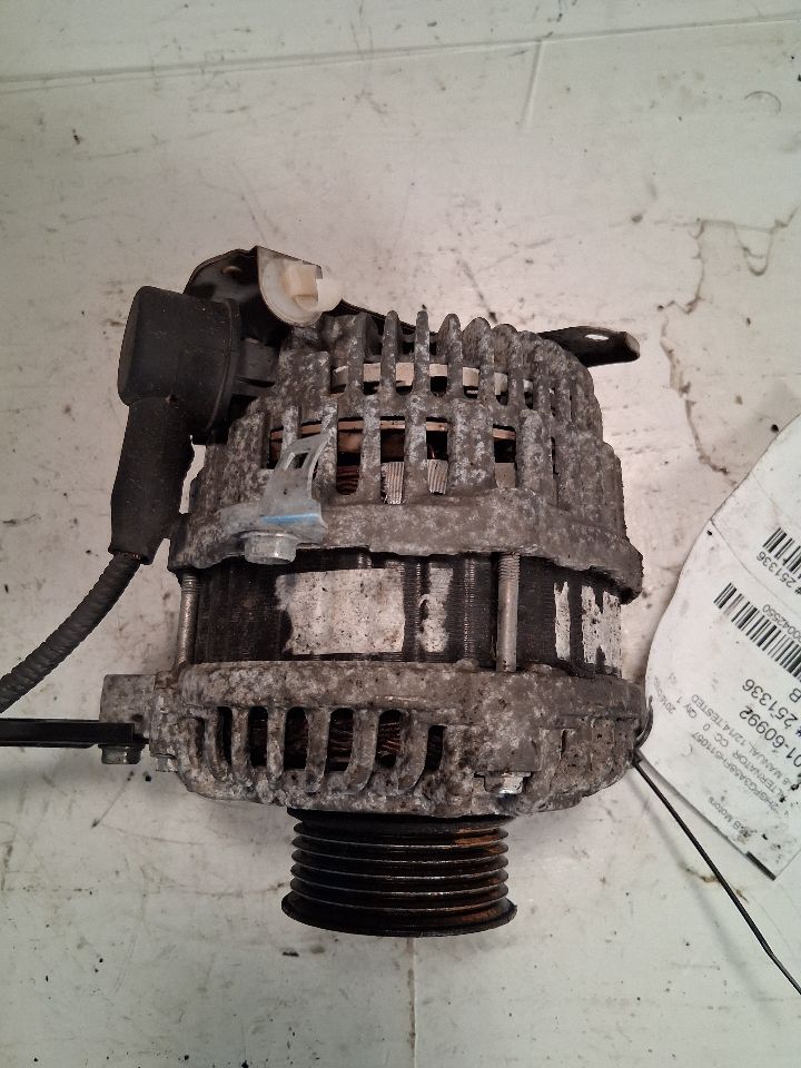 Alternator from a 2015 Honda Civic, photo 2