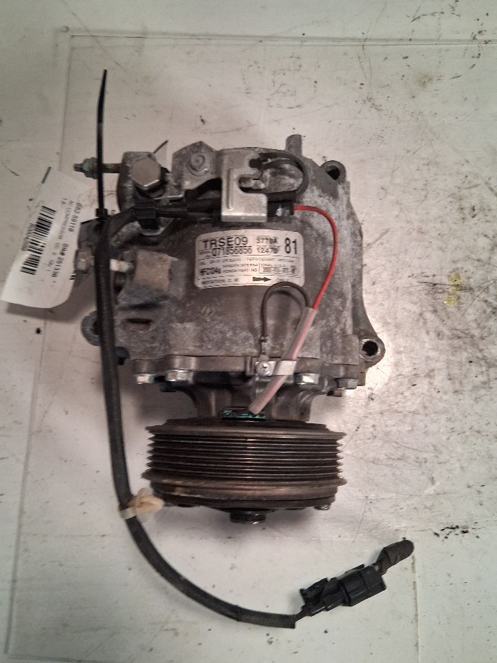 AC Compressor from a 2015 Honda Civic, photo 2