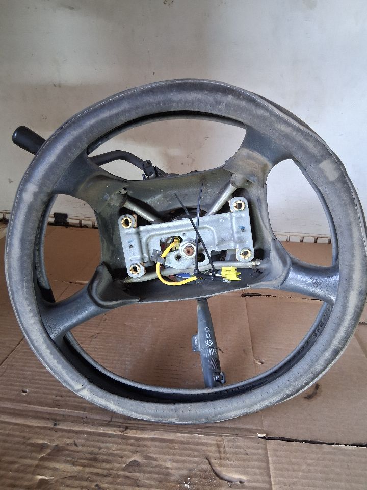 Steering Column from a 1995 GMC 1500, photo 5