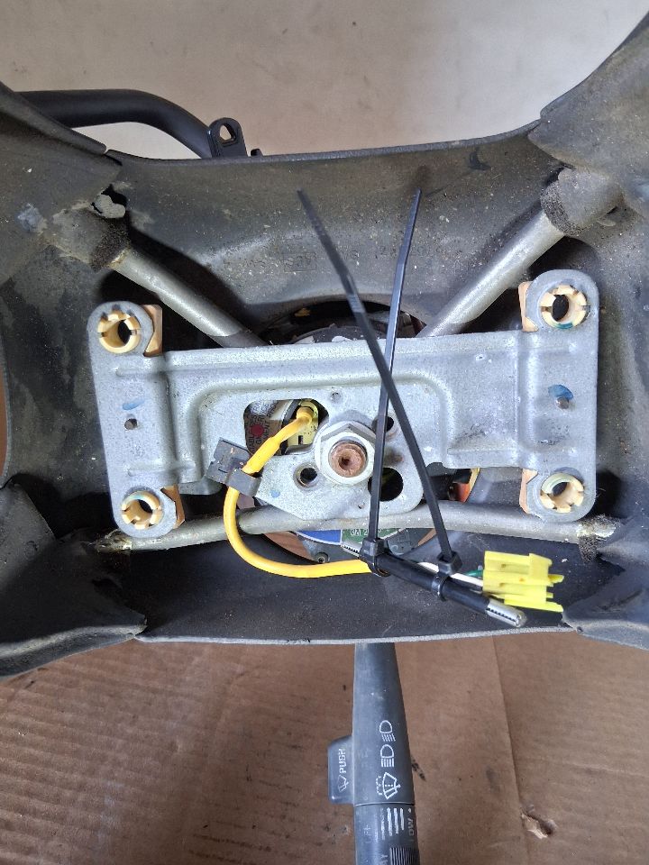 Steering Column from a 1995 GMC 1500, photo 6