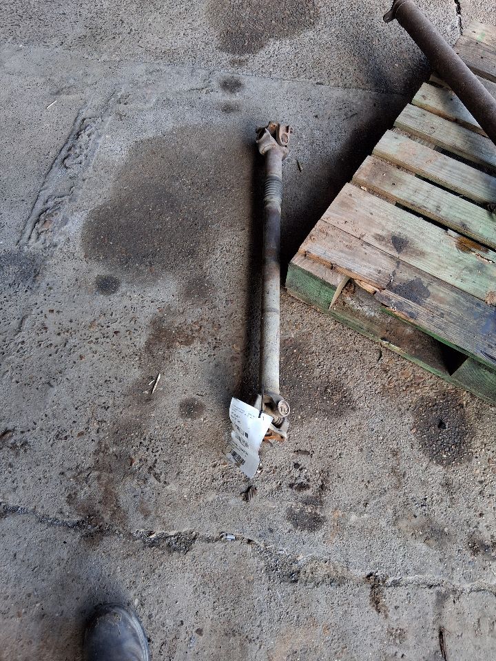 Drive Shaft from a 2008 Ford F-150, front, photo 1