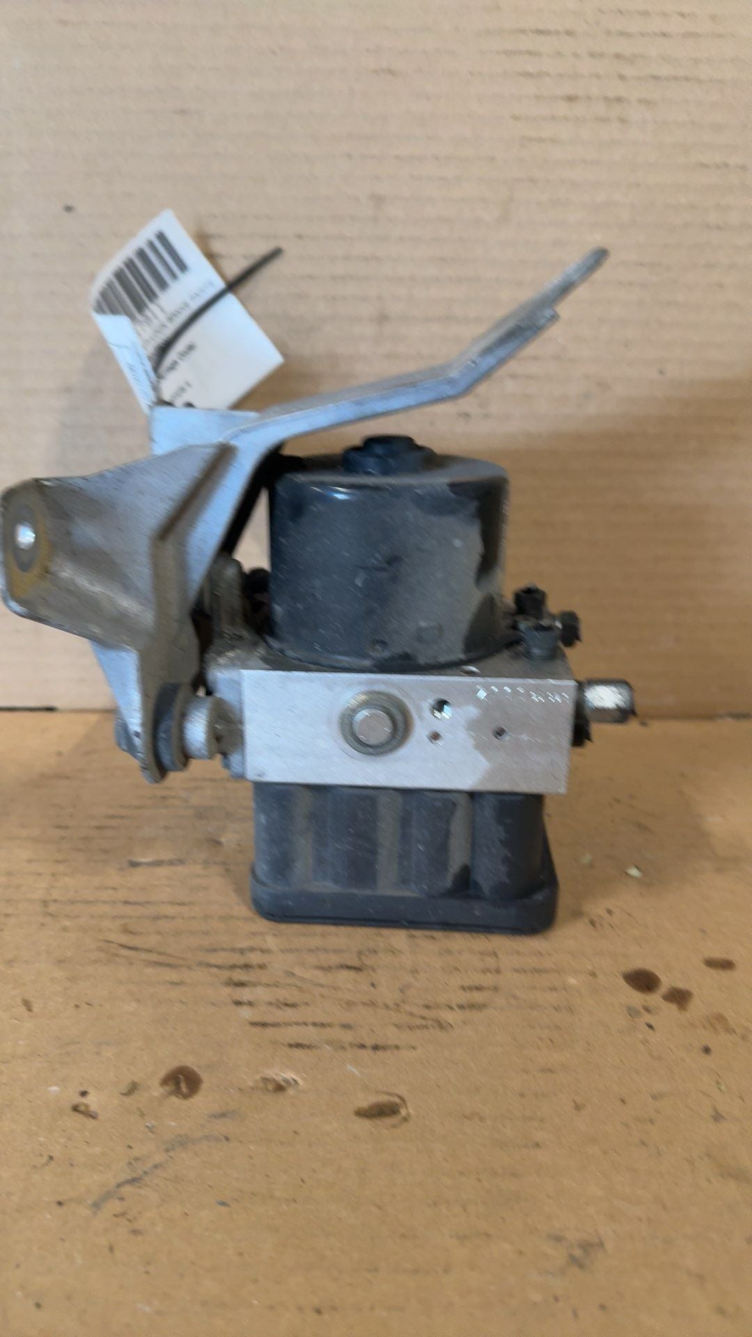 ABS Pump Module from a 2005 Honda Odyssey, photo 2