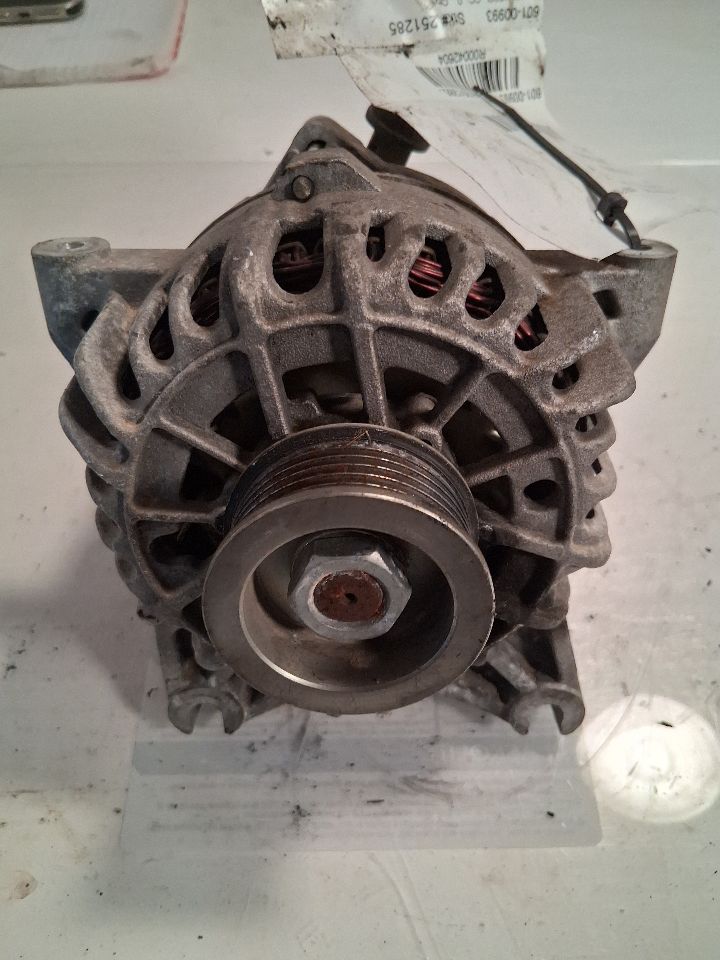 Alternator from a 2008 Ford F-150, photo 1
