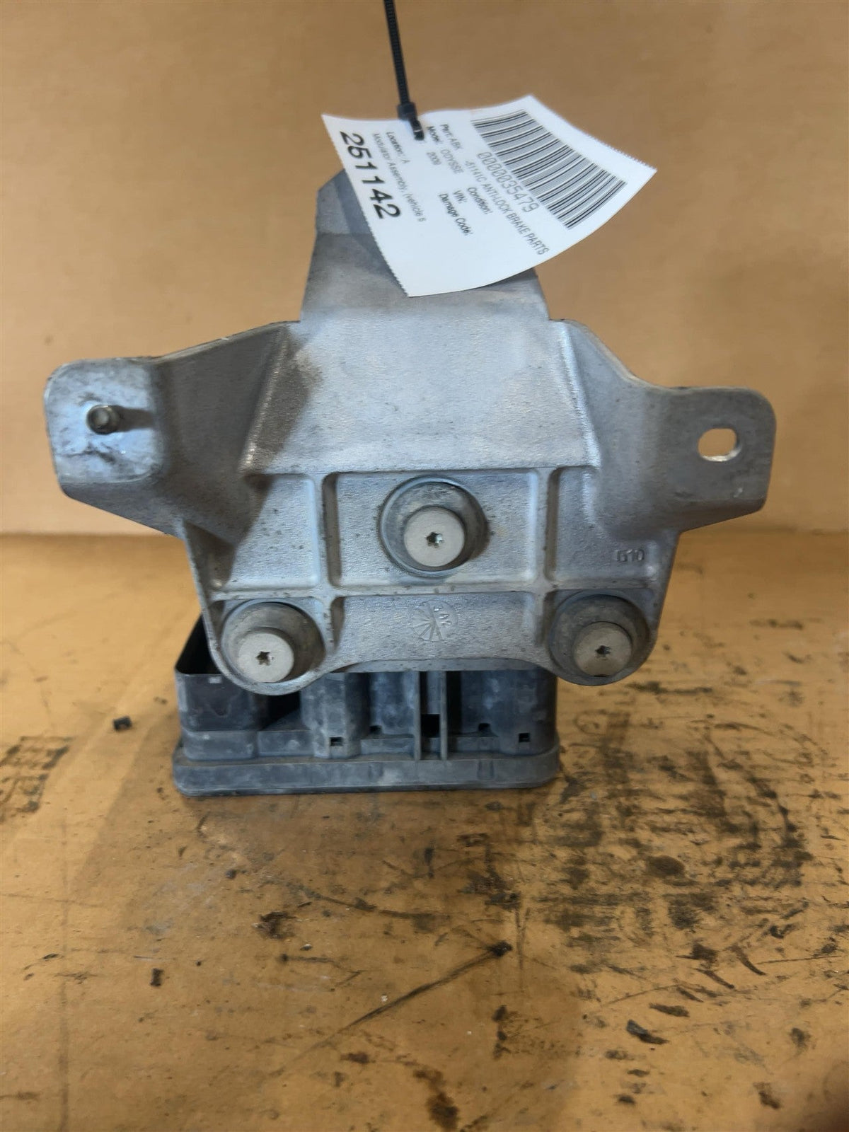 ABS Pump Module from a 2009 Honda Odyssey, photo 4