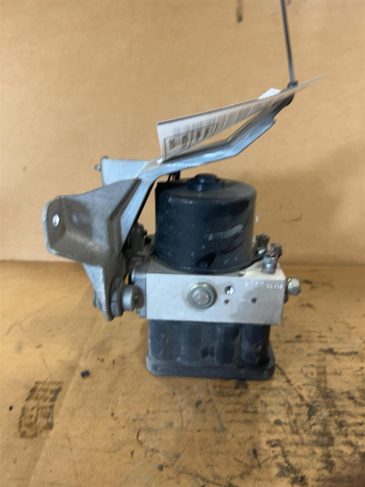 ABS Pump Module from a 2009 Honda Odyssey, photo 5