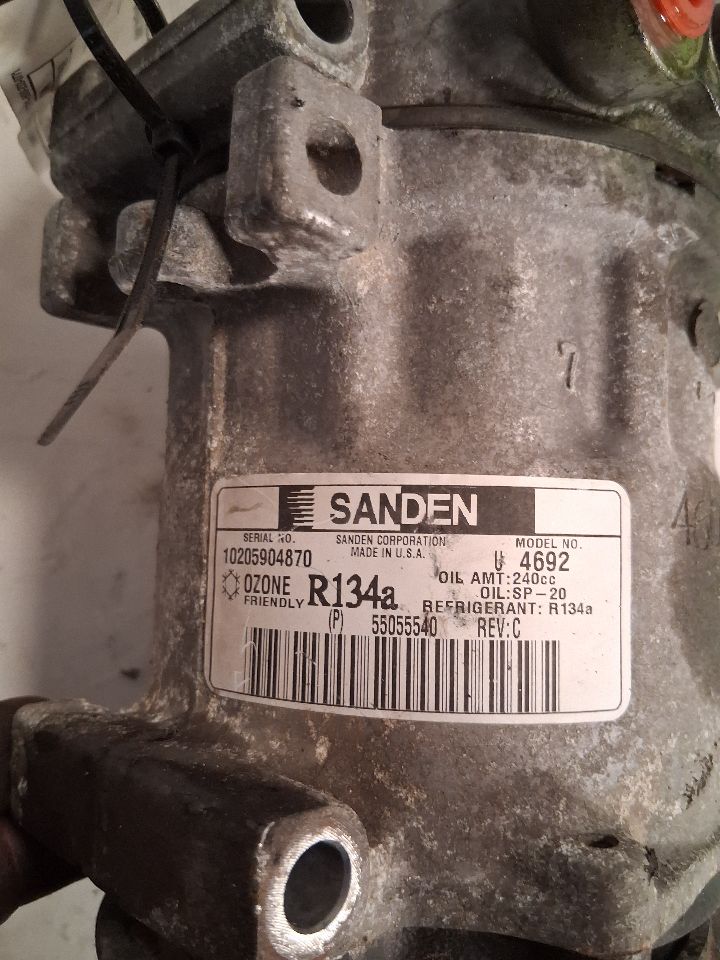 AC Compressor from a 1998 Dodge Ram 1500, photo 2