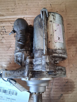 Starter Motor from a 2005 Honda Civic, photo 1