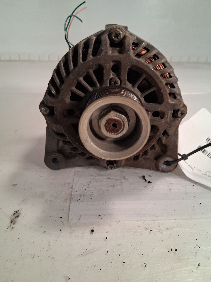Alternator from a 2016 Nissan Versa, photo 1