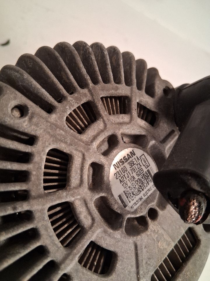 Alternator from a 2016 Nissan Versa, photo 4