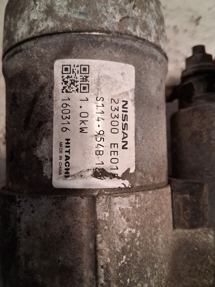 Starter Motor from a 2016 Nissan Versa, photo 2