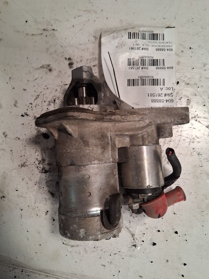 Starter Motor from a 2016 Nissan Versa, photo 3