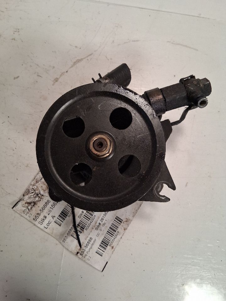 Power Steering Pump from a 1996 Toyota Camry, photo 1