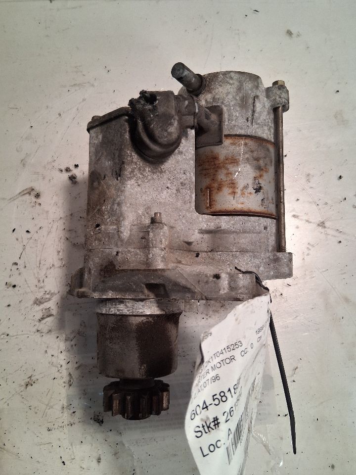 Starter Motor from a 1996 Toyota Camry, photo 1