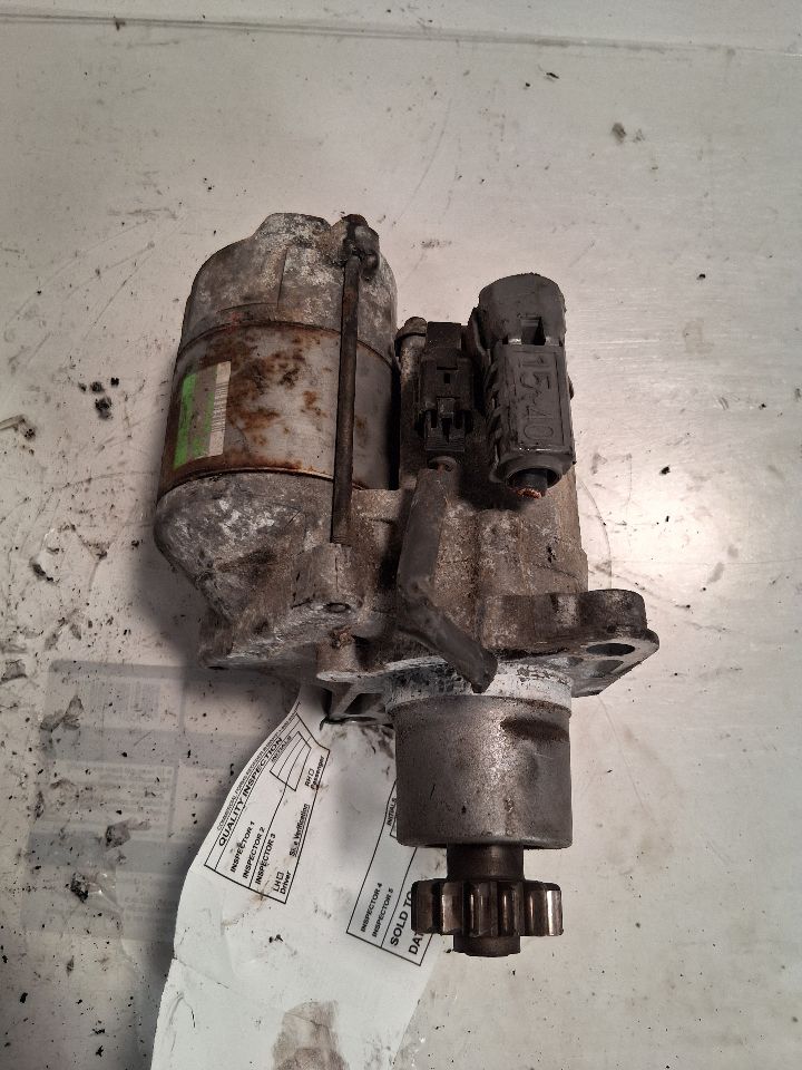 Starter Motor from a 1996 Toyota Camry, photo 2