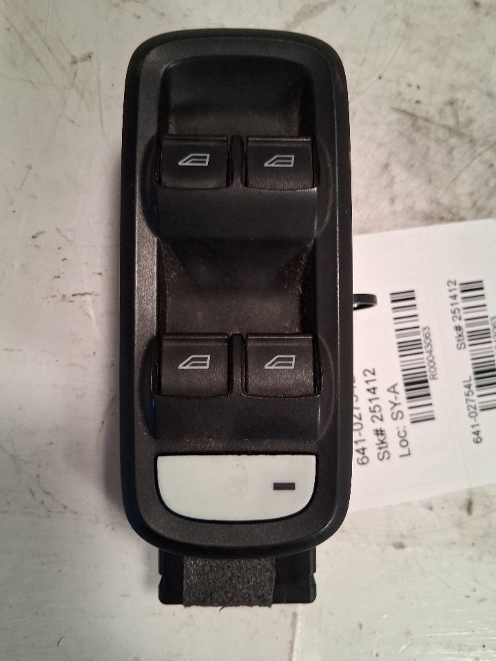 Window Master Switch from a 2014 Ford Fiesta, left side, photo 2