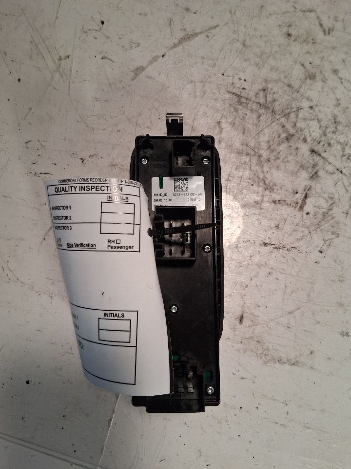 Window Master Switch from a 2014 Ford Fiesta, left side, photo 3