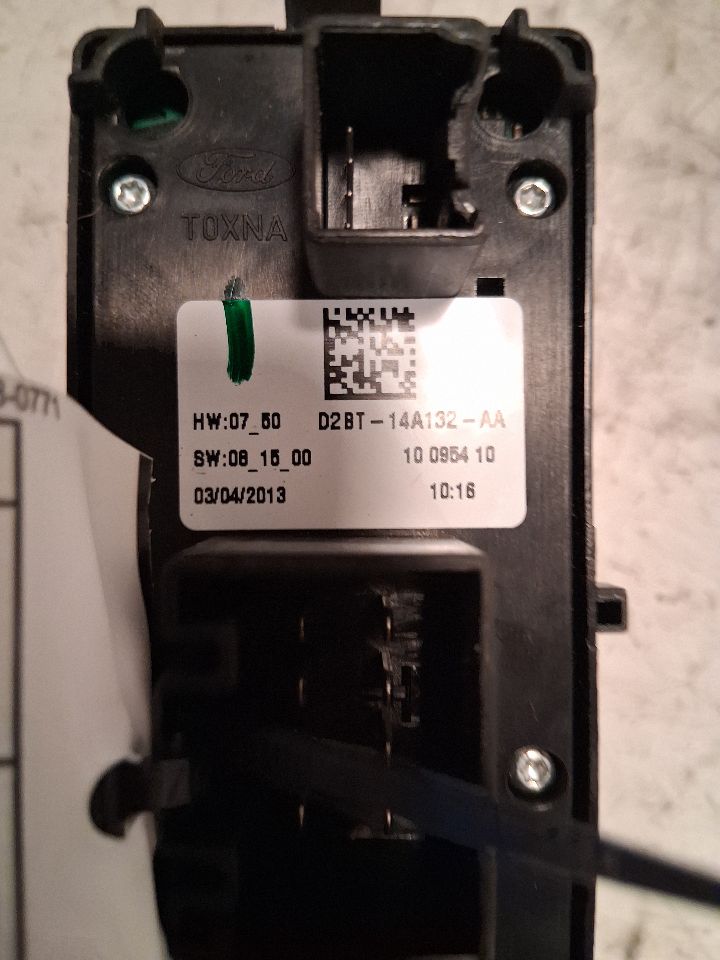 Window Master Switch from a 2014 Ford Fiesta, left side, photo 4