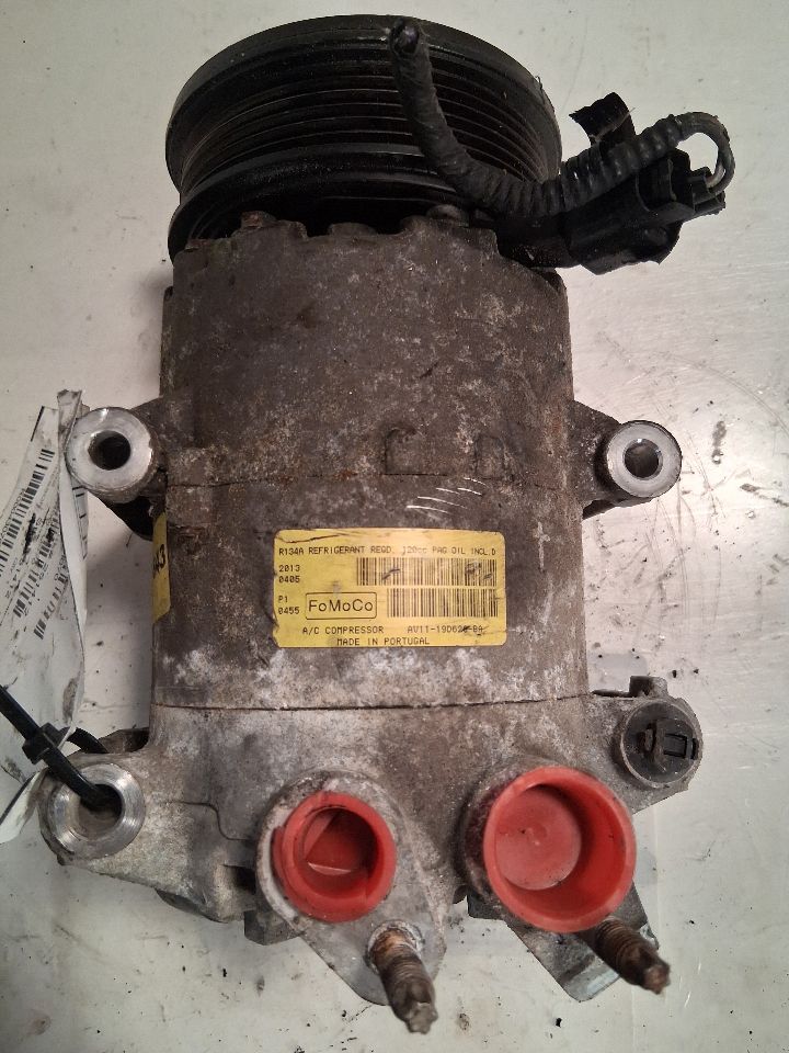 AC Compressor from a 2014 Ford Fiesta, photo 1