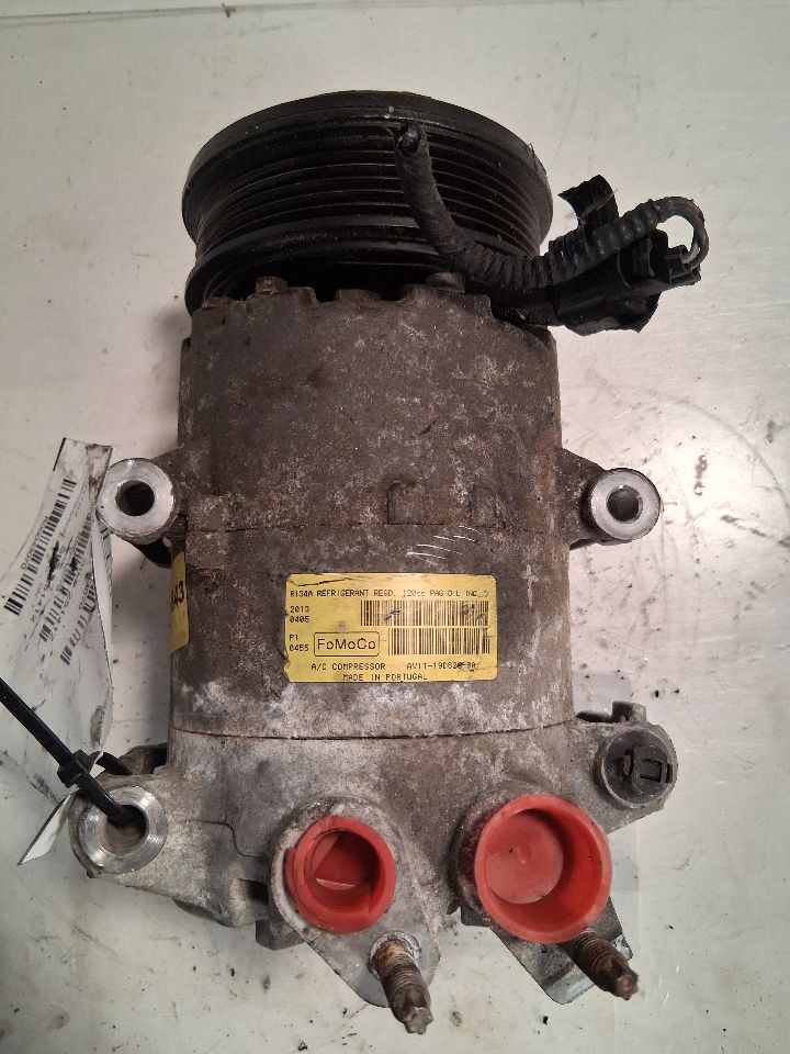 AC Compressor from a 2014 Ford Fiesta, photo 2