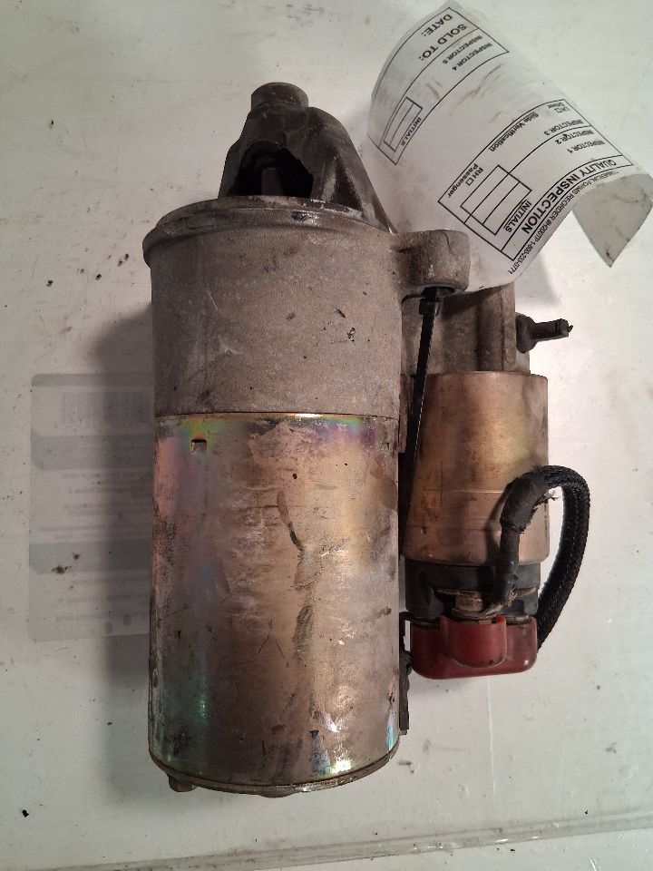 Starter Motor from a 2001 Mercury Grand Marquis, photo 2