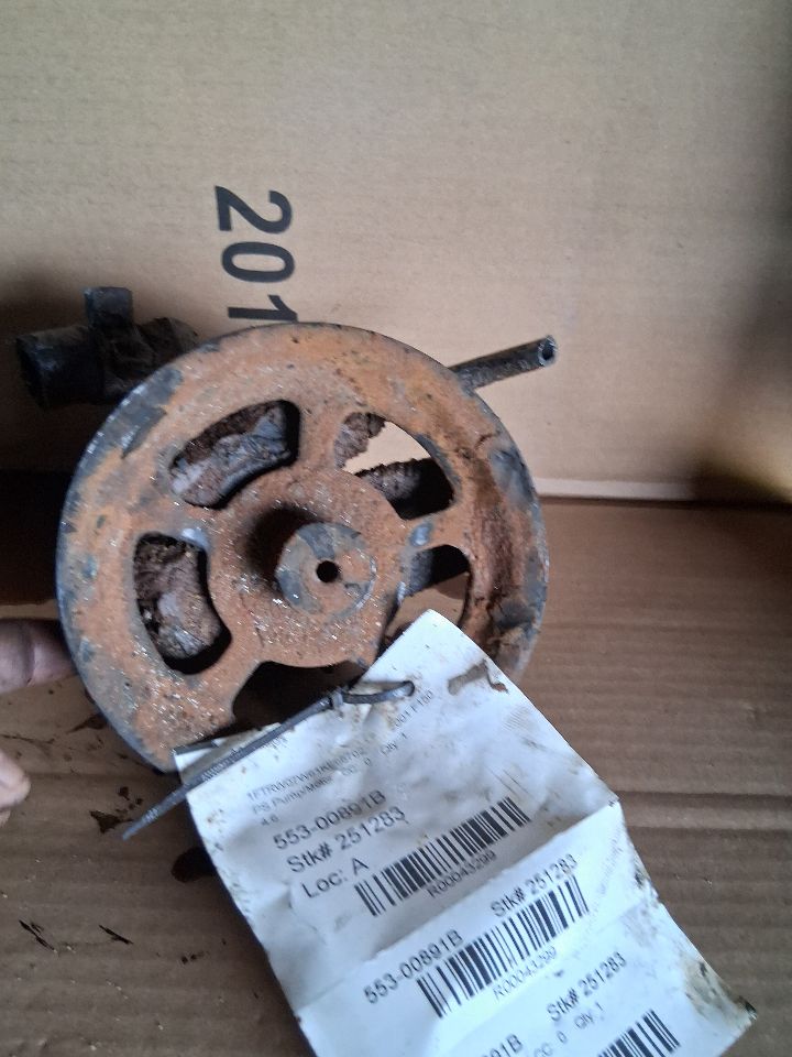 Power Steering Pump from a 2001 Ford F-150, photo 1