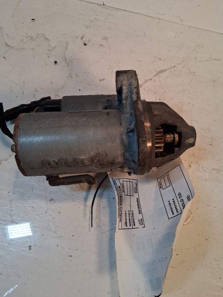 Starter Motor from a 2013 Chevrolet Malibu, photo 2