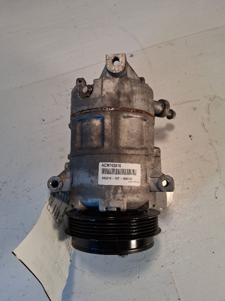 AC Compressor from a 2013 Chevrolet Malibu, photo 2