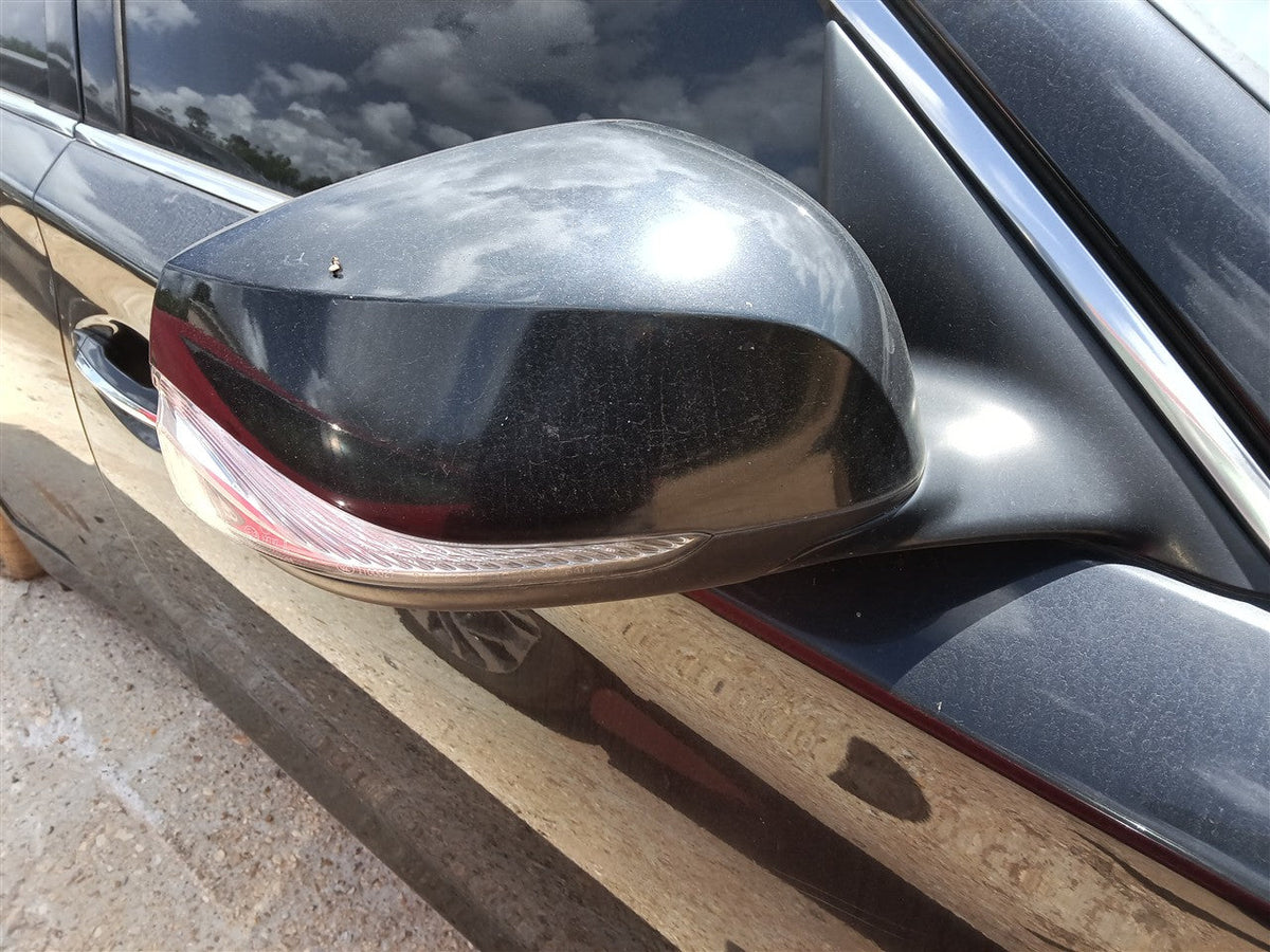 Side View Mirror from a 2017 Infiniti Q50, right side, photo 1