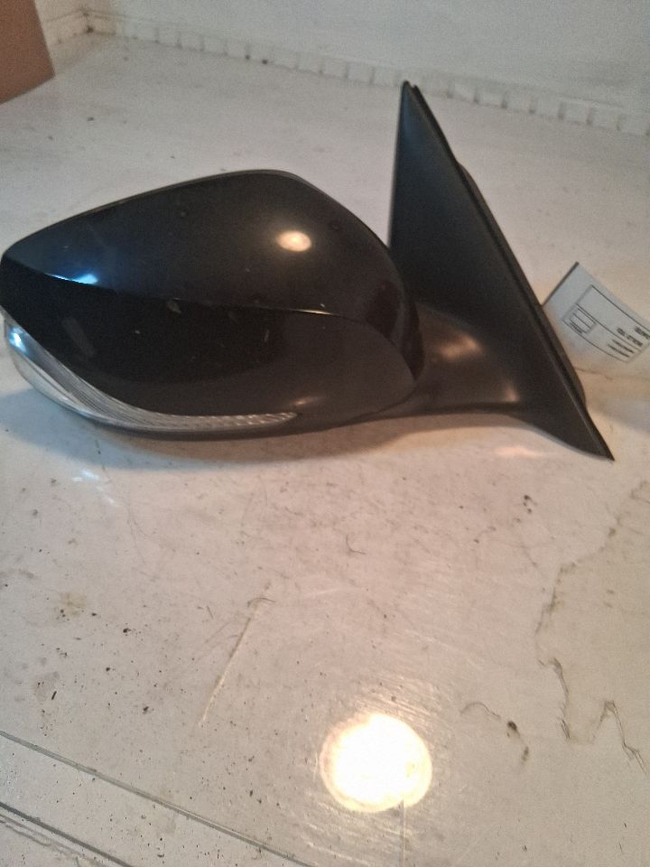 Side View Mirror from a 2017 Infiniti Q50, right side, photo 4